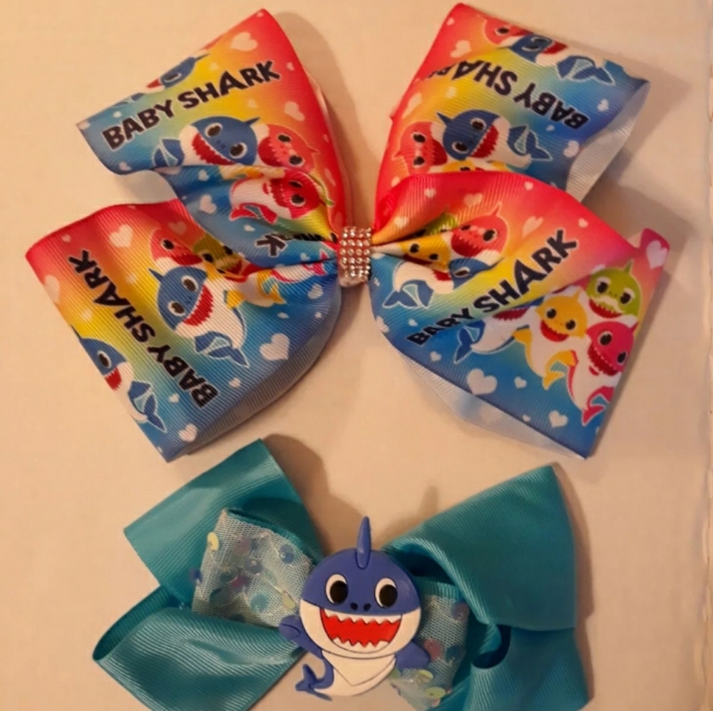 Baby shark bows